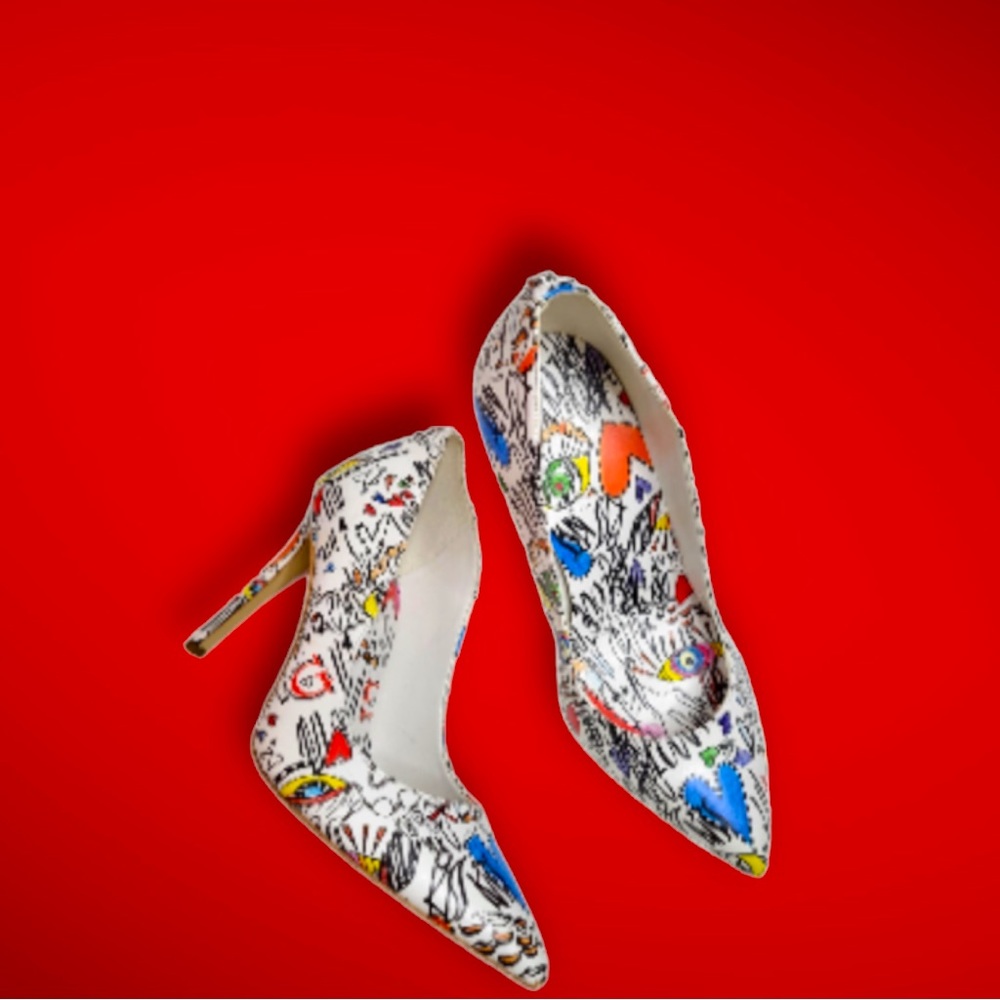 Guess heart graffiti heels